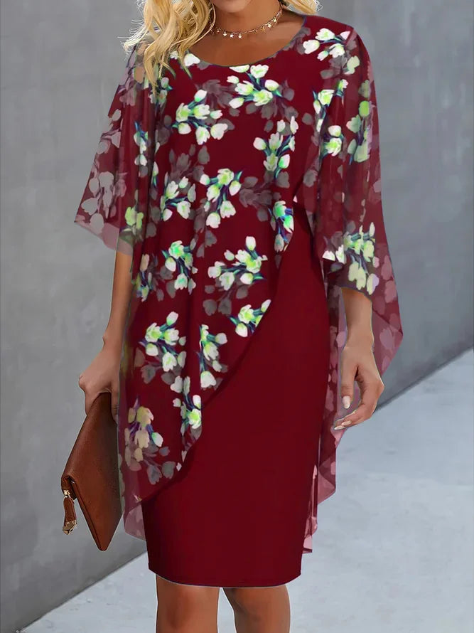 Lea – Vestido Curto com Flores e Capa