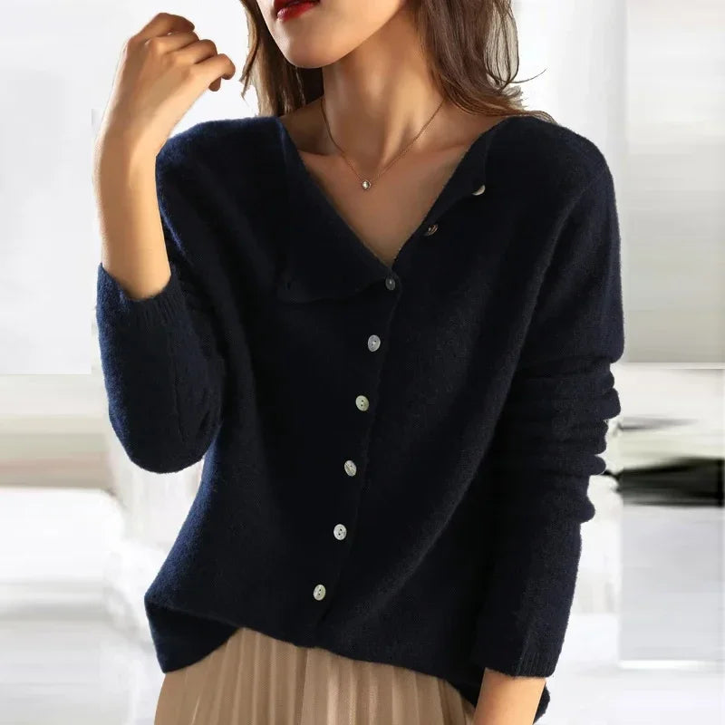 Zuri – Suéter Elegante com Botões