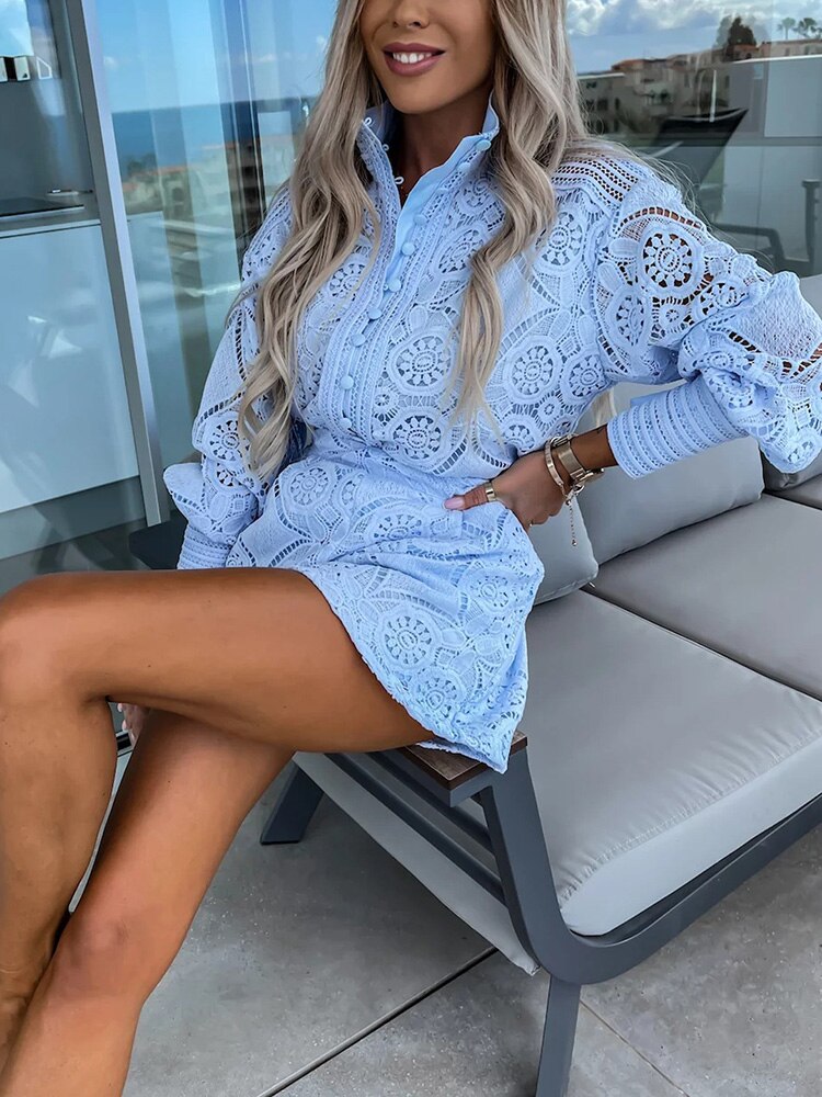 Aurora – Conjunto em Renda com Blusa e Shorts Elegantes