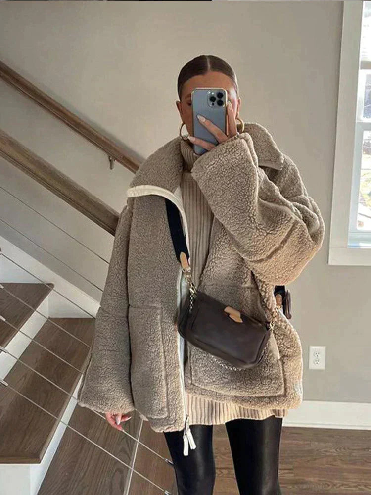 Daria – Casaco Teddy Oversize