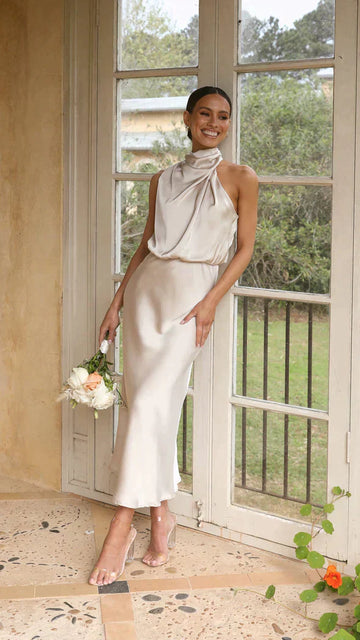 Juris - Elegante longo vestido brilhante para ocasiões especiais