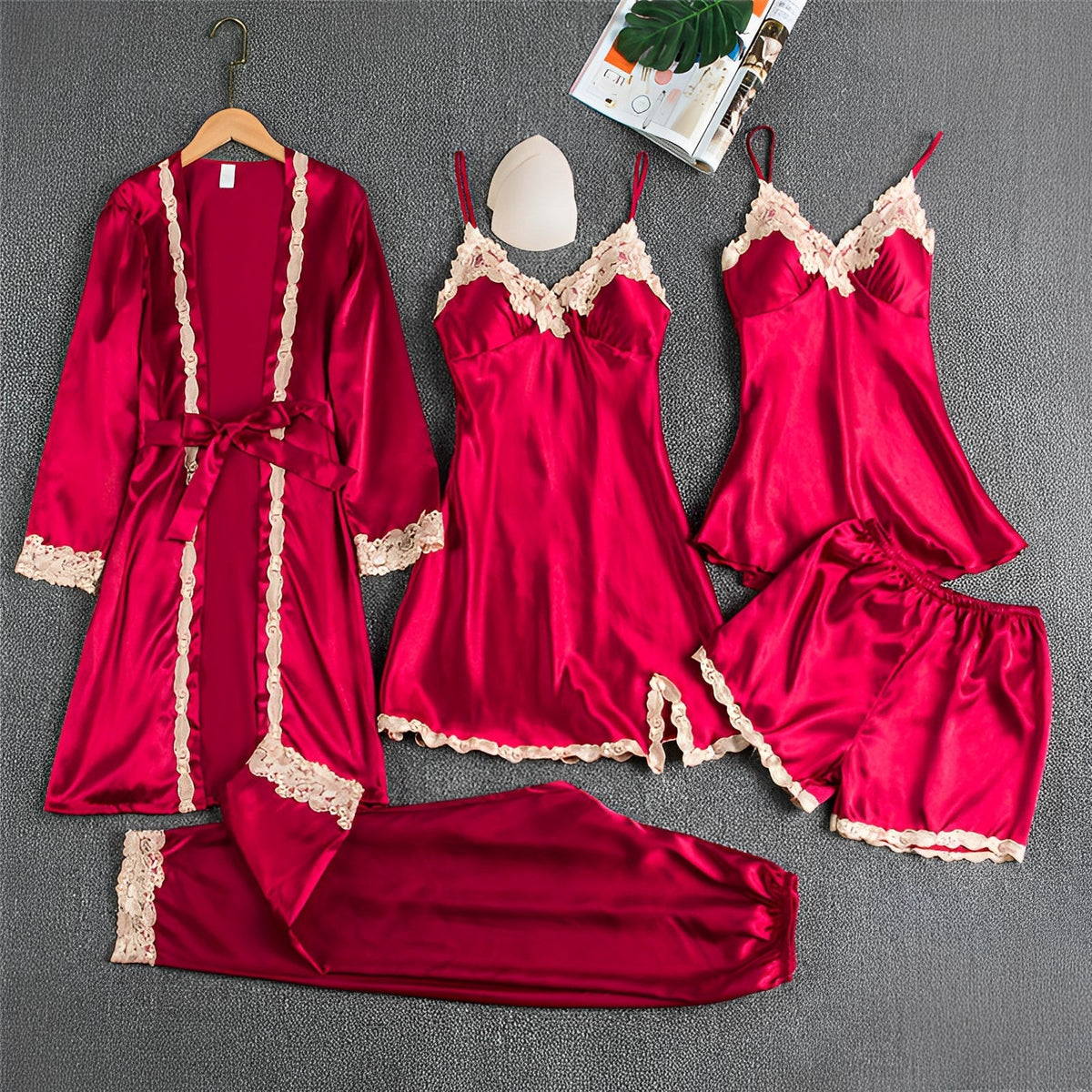 Roxy – Conjunto de Pijamas Elegante e Sedutor para Mulheres
