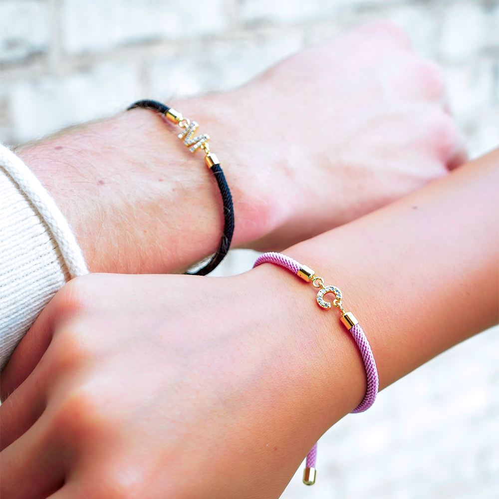 Calla – Bracelete ajustável com inicial gravada