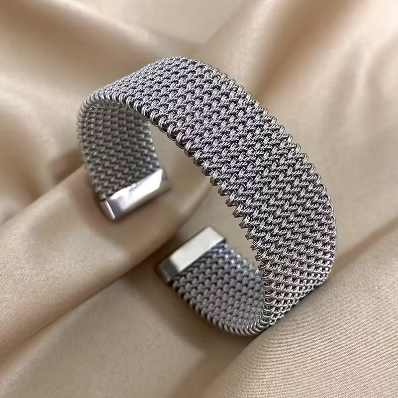 Raya – Bracelete com cabo gravado