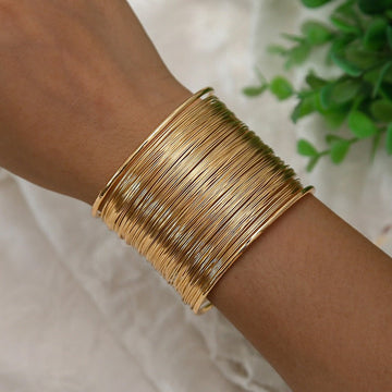 Nadine – Bracelete dourado de estilo vintage