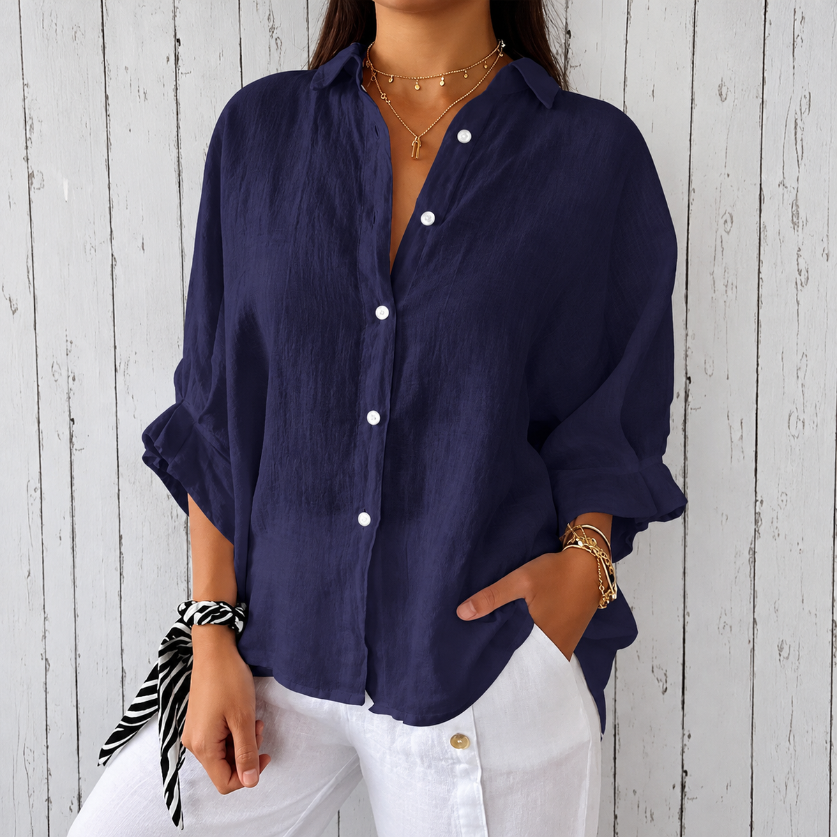 Madison - Blusa Elegante com Design Clássico e Botões