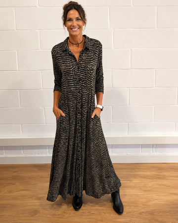 Damiana - Vestido Elegante com Gola e Decote em V