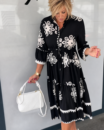 Lelia - Vestido Midi Elegante com Meio Botão