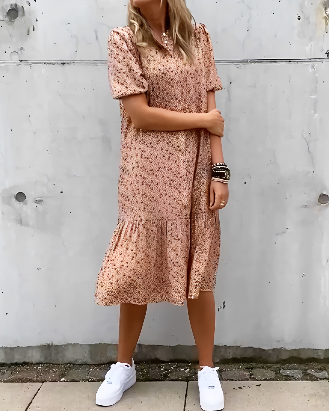 Rhiannon - Vestido Midi Estiloso com Decote em V