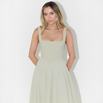 Fioren - Vestido Midi Elegante com Decote Quadrado