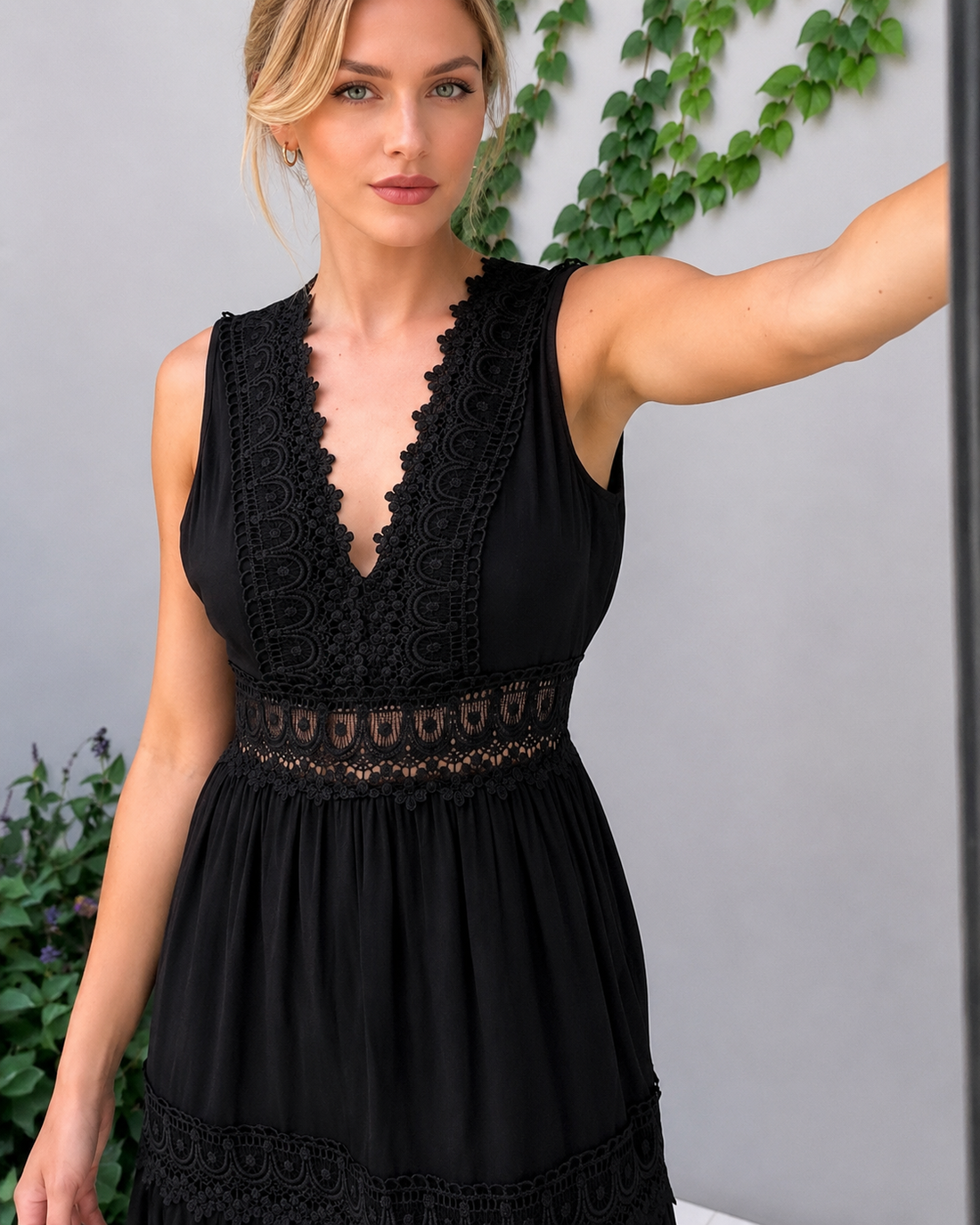 Shaquira - Vestido Elegante com Decote em V