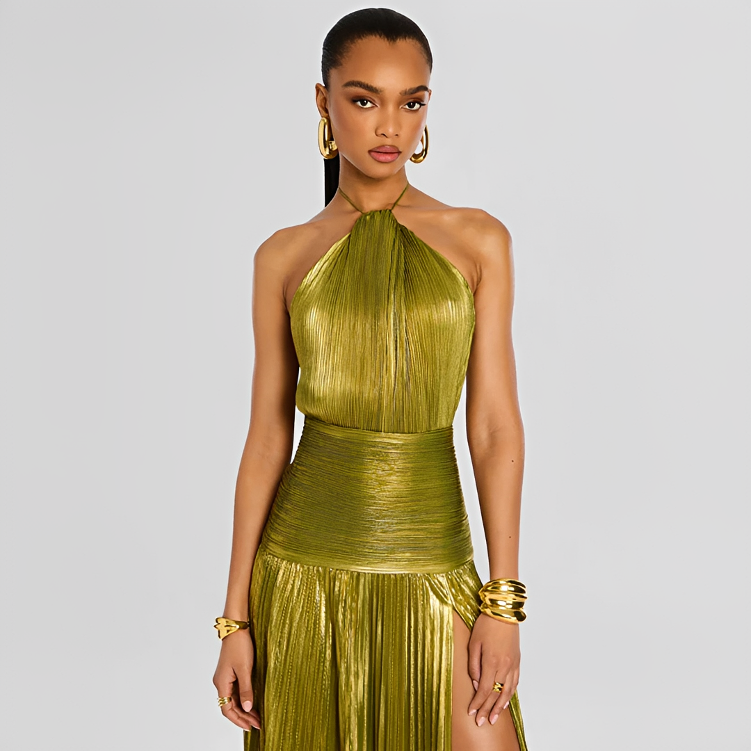 Naira - Vestido Elegante Plissado com Fenda