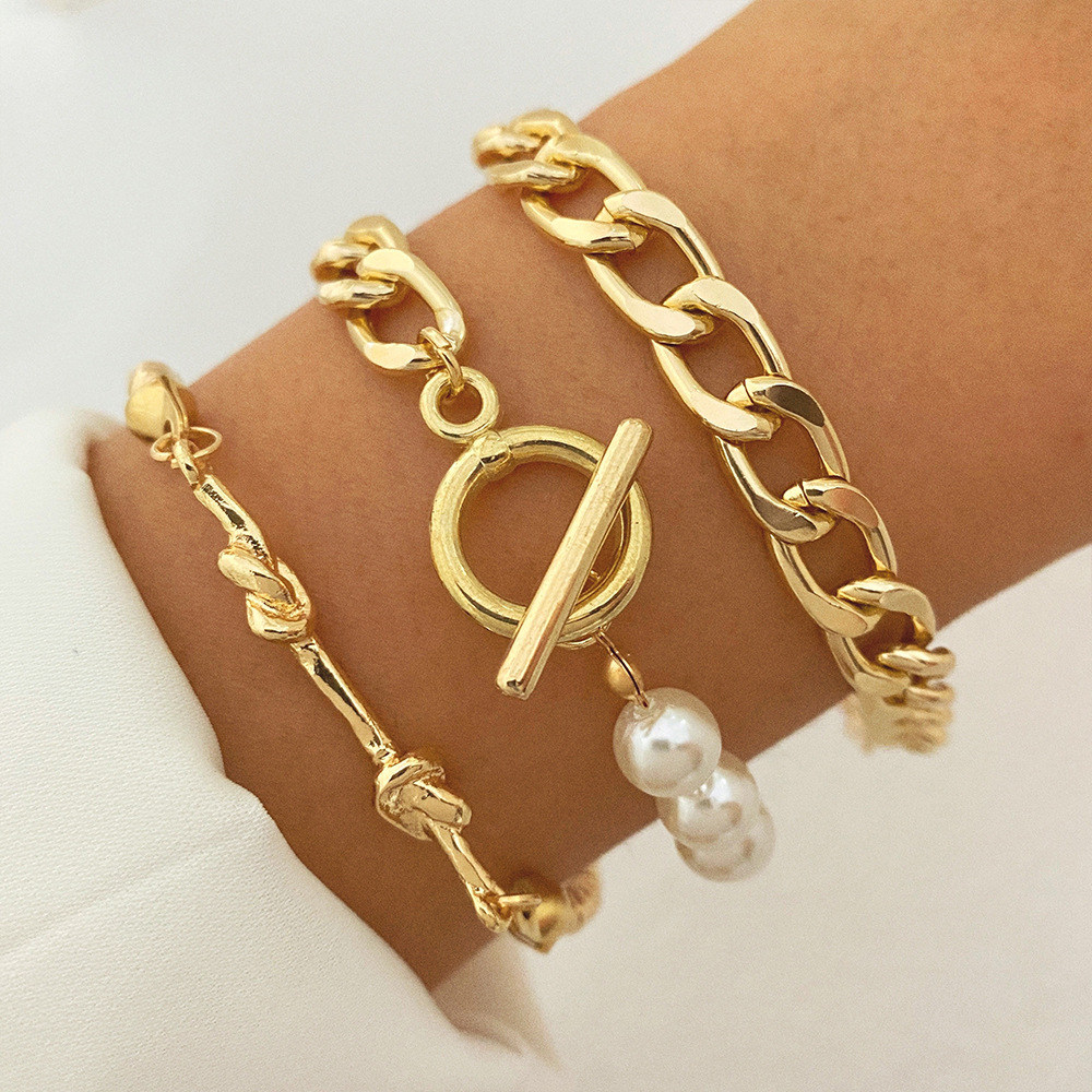 Conjunto de braceletes elegantes para mulheres