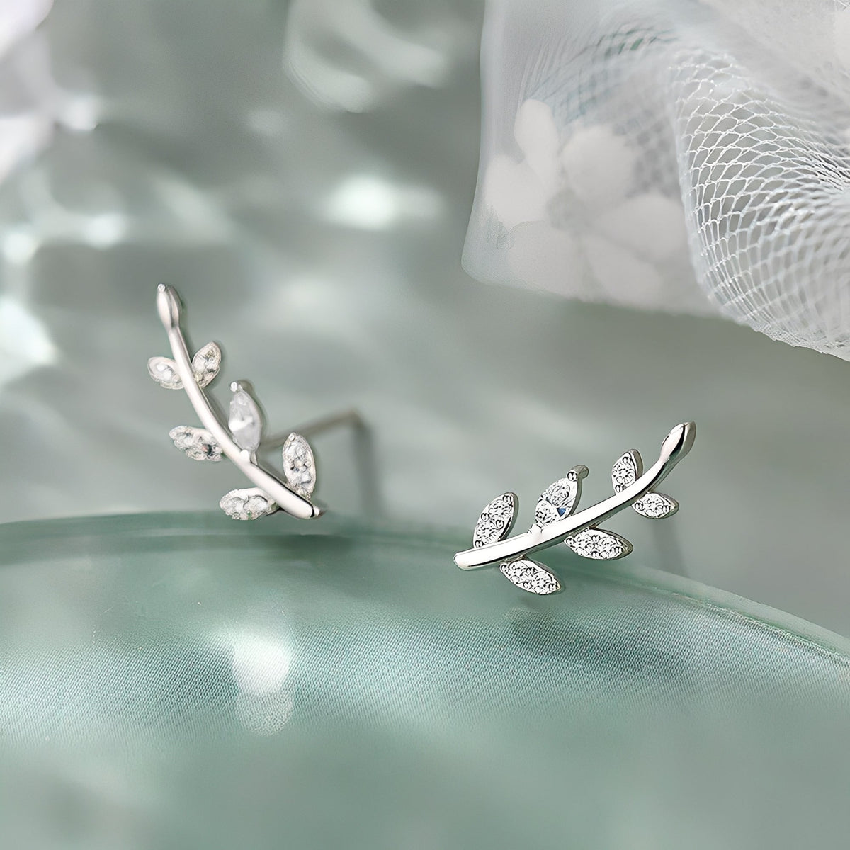 Liana – Brincos em folhas brilhantes