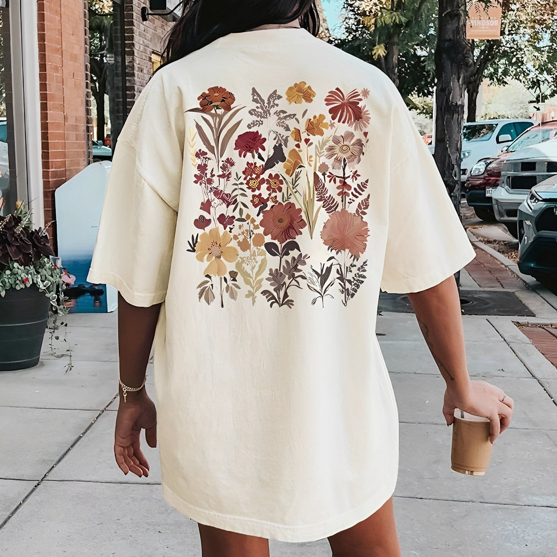 Thea - Camiseta Estilosa com Estampa Floral