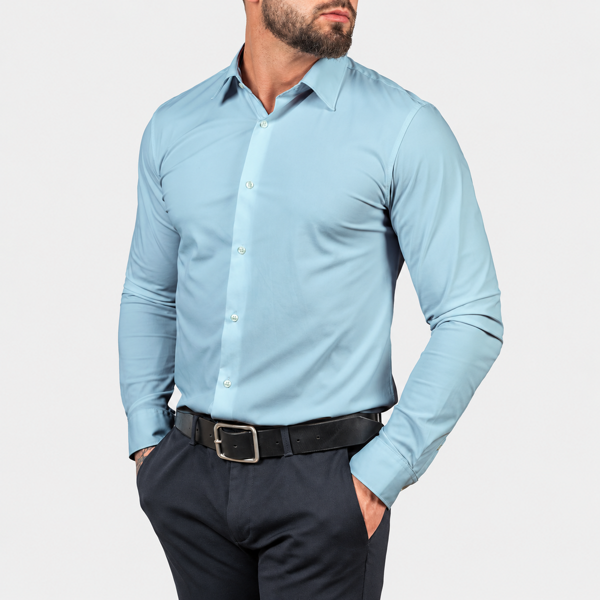 Levi – Camisa que não requer passar e oferece conforto de stretch