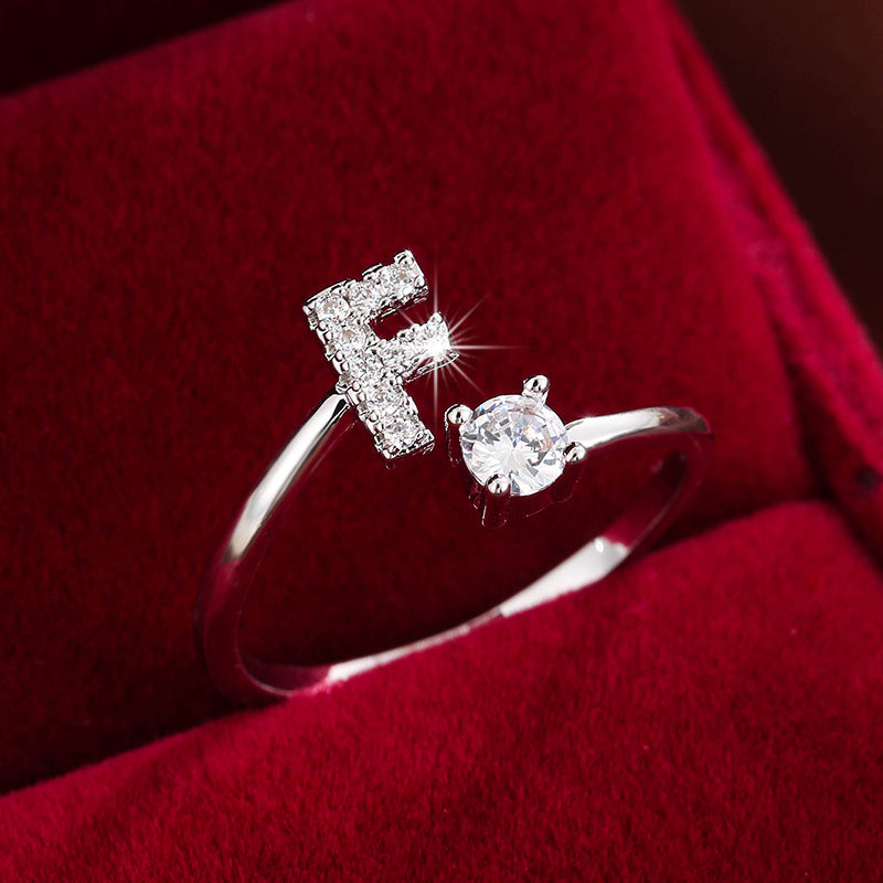 Nova – Bague aberta moderna com inicial