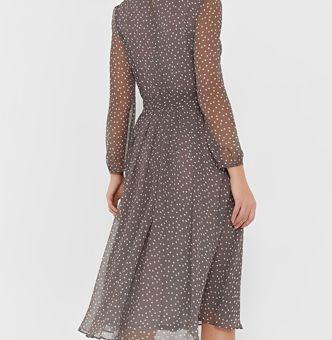 Tessa - Vestido Estiloso de Bolinhas com Manga Longa