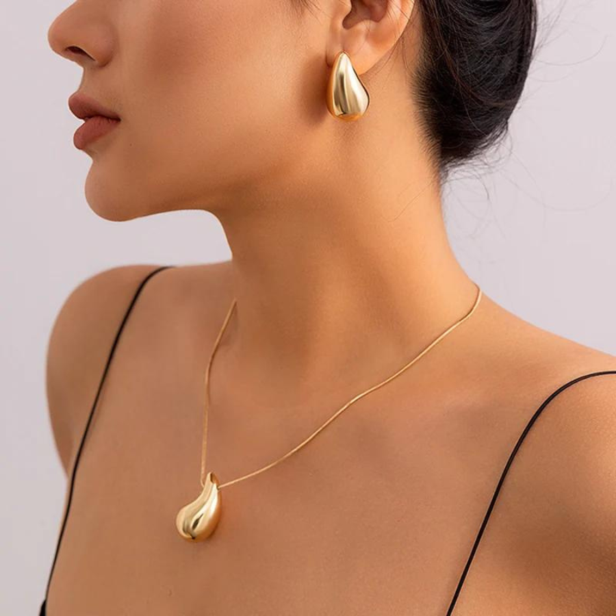 Colar de gotas de água de grande tamanho - Colar dourado com pendente de gota de água