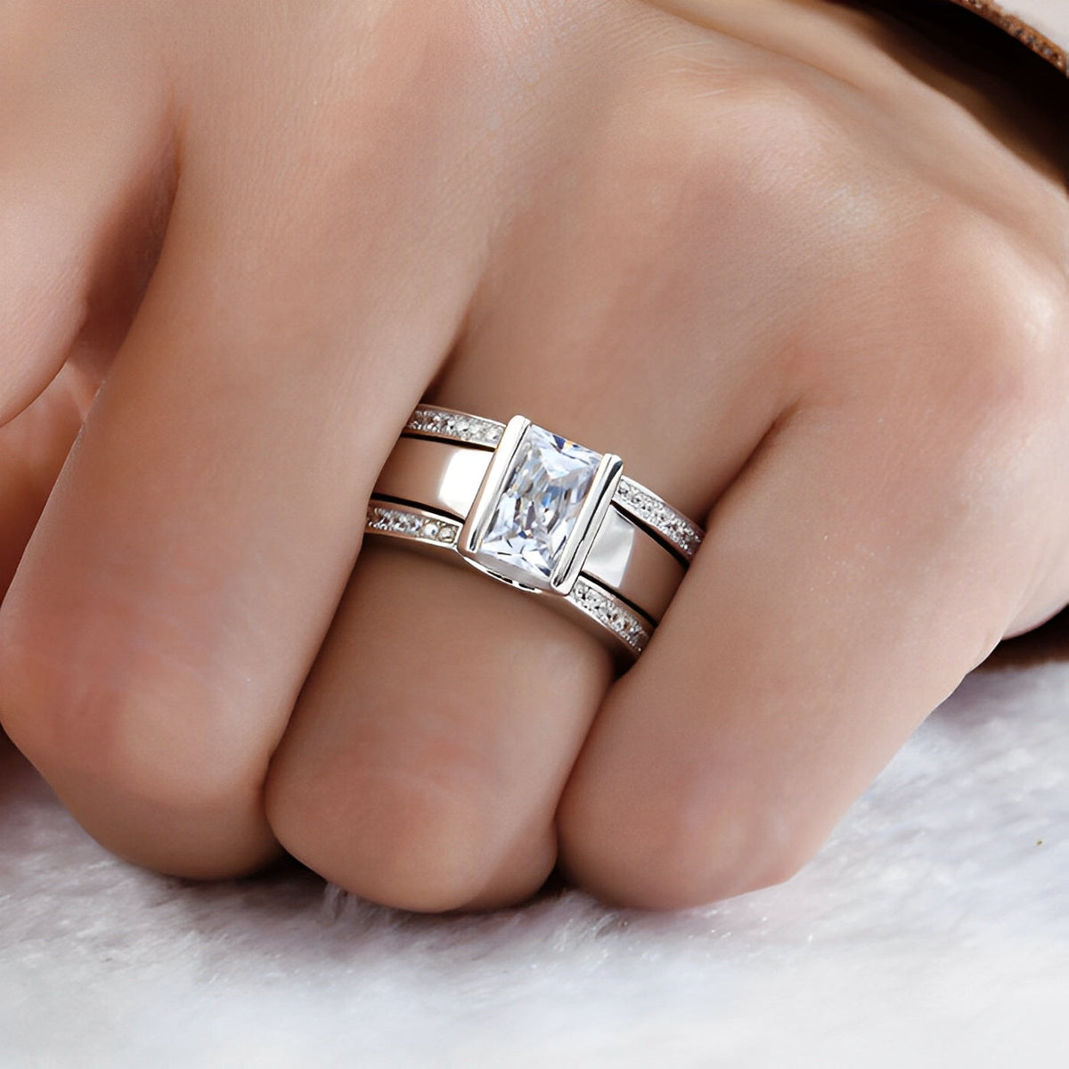 Vivienne – Bague vintage com detalhe cravado