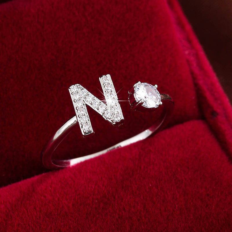 Nova – Bague aberta moderna com inicial