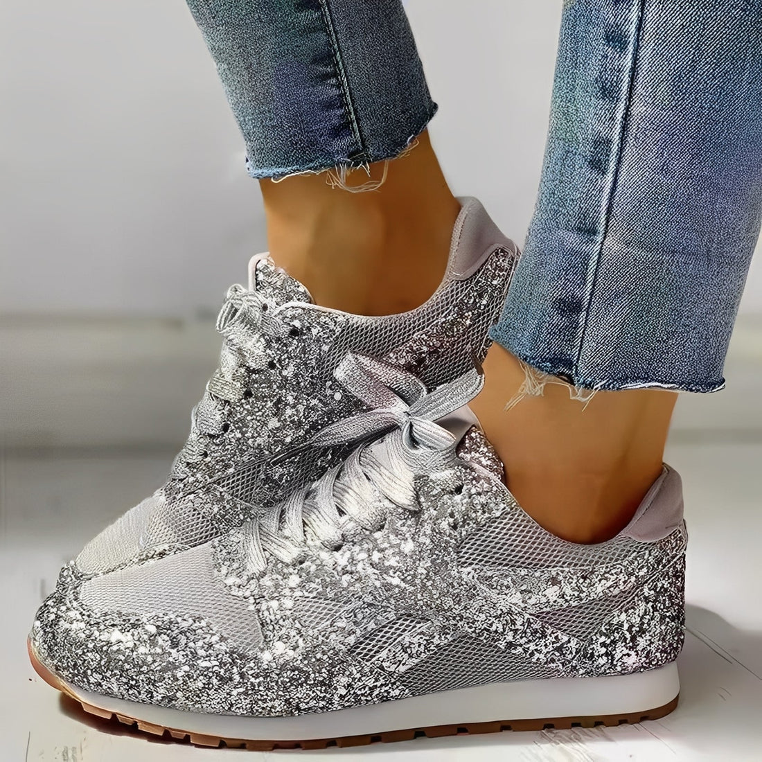 Berley - Dos sapatos com brilho elegantes para mulheres
