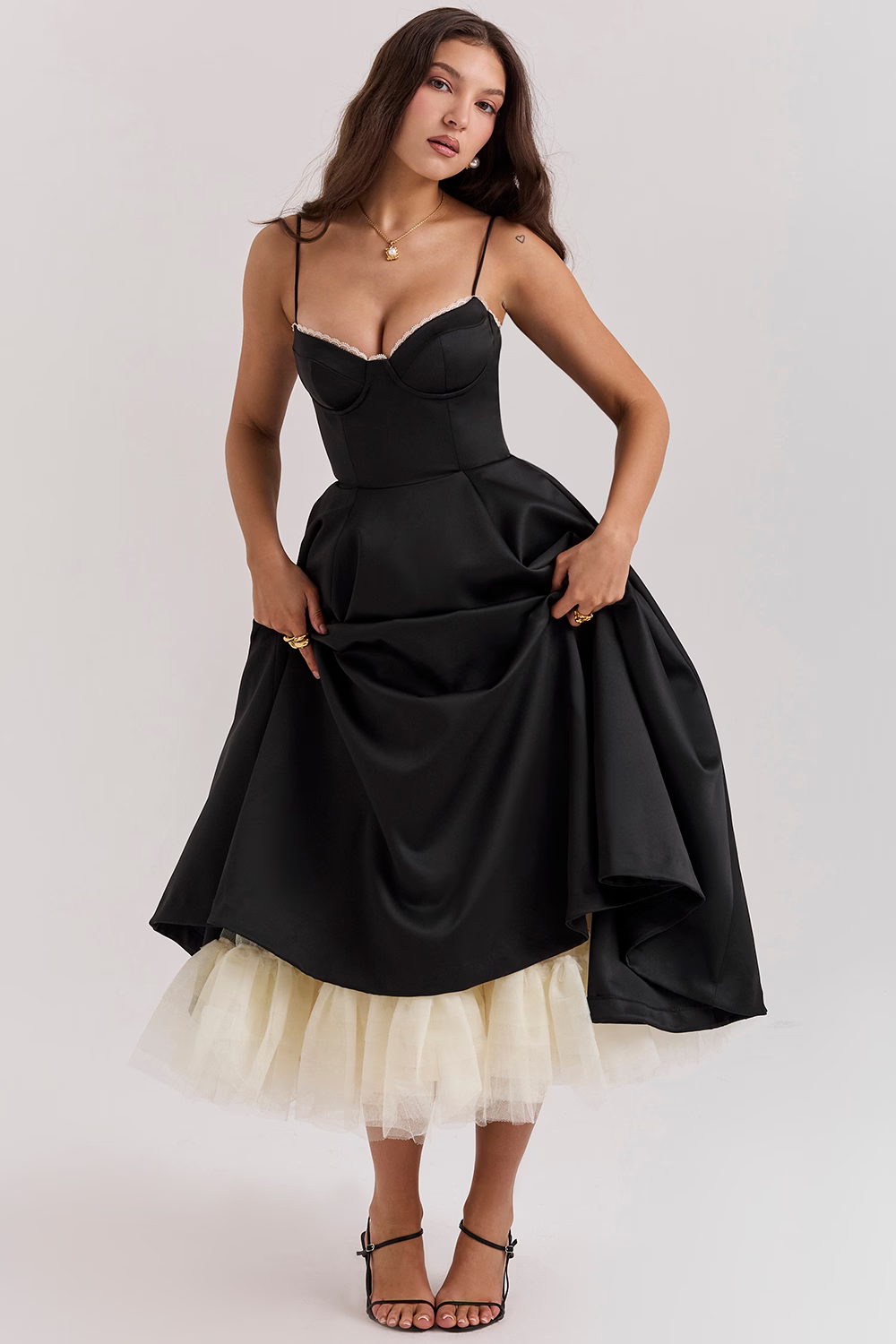 Leona - Vestido Elegante em Cetim para Festividades
