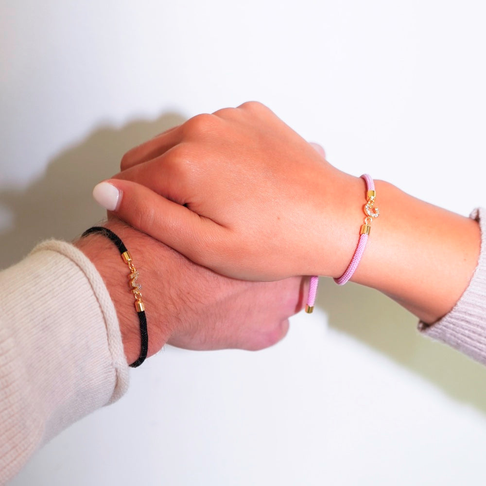 Calla – Bracelete ajustável com inicial gravada