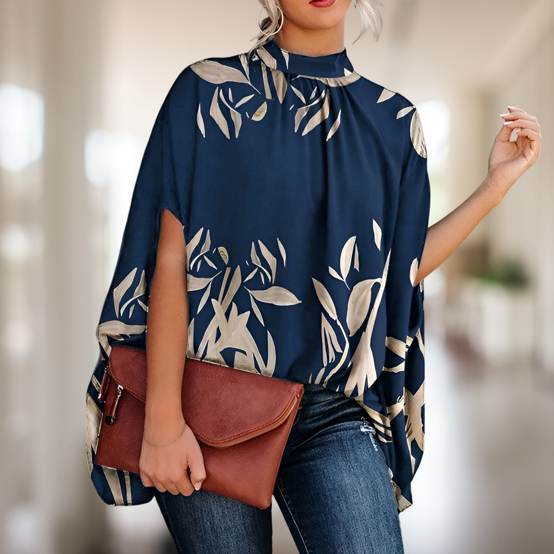 Airella - Blusa Estilosa com Corte Evasê