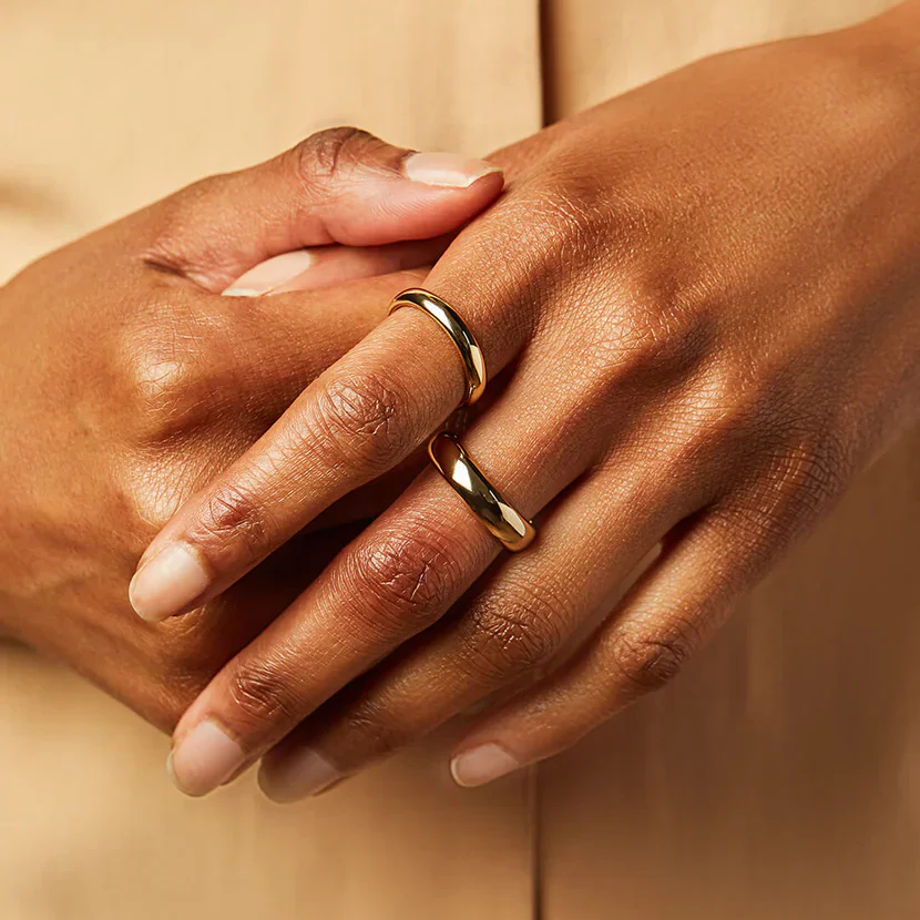 Eloane – Bague moderna à acabamento brilhante