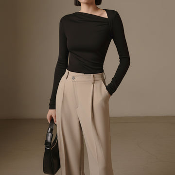Selina – Blusa de Manga Longa Asimétrica e Canelada