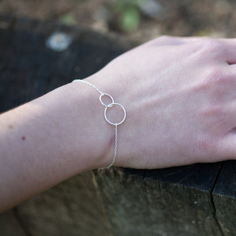 Bracelete de anéis entrelaçados - Anéis entrelaçados