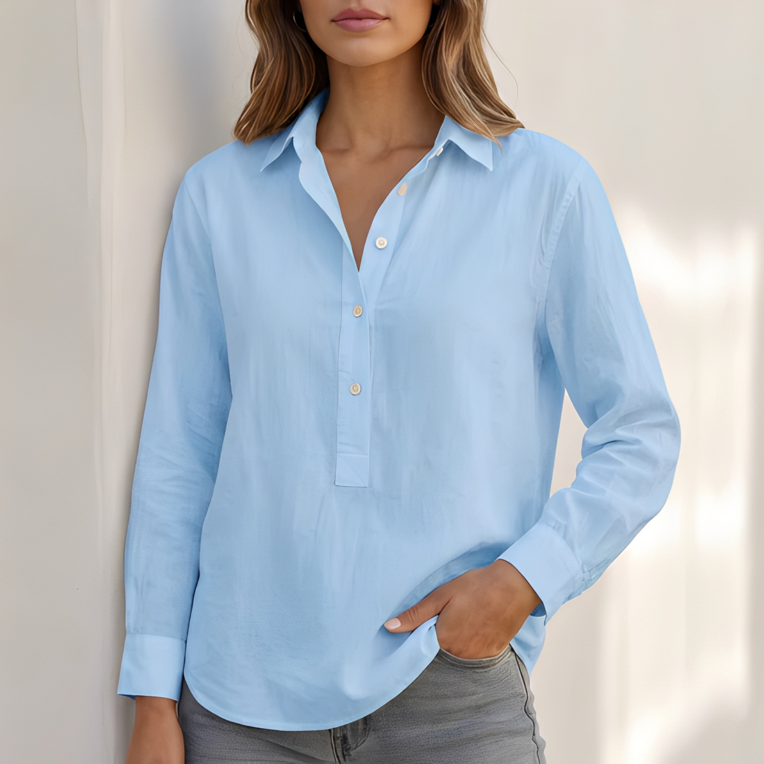Andy - Camisa elegante com gola em V para mulher