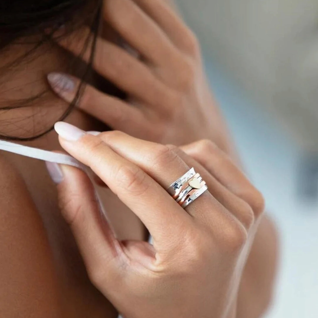 Amara – Bague em forma de coração rotativo