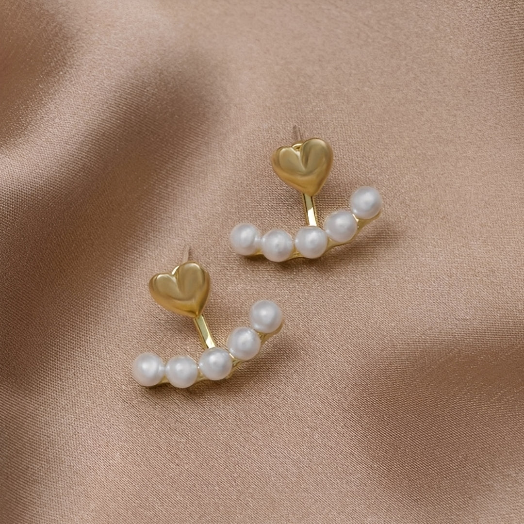 Avery – Brincos de coração dourado com pérolas