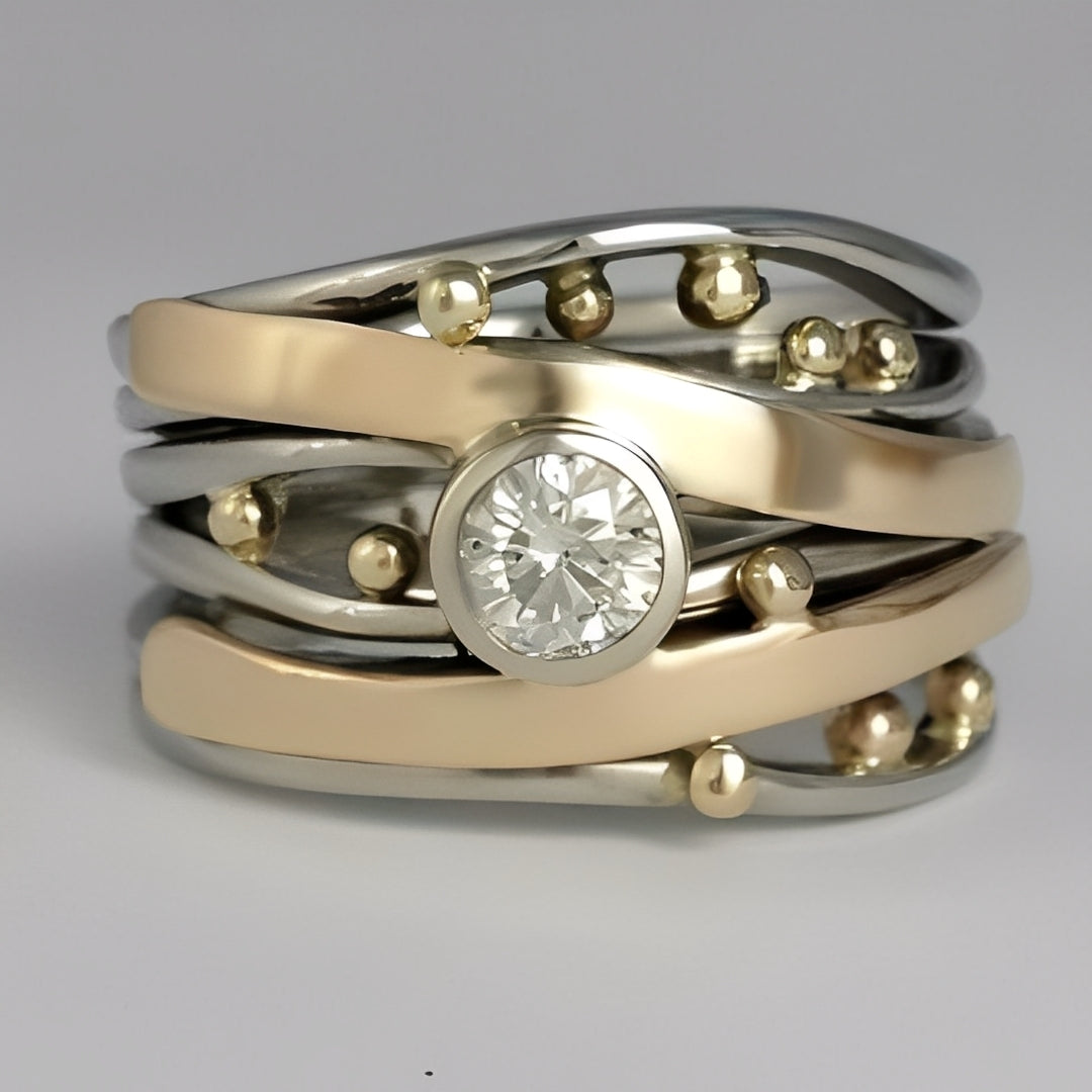 Rhian – Anel vintage com design cravejado