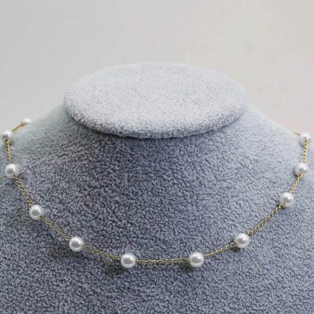 Vivienne – Colar de pérolas douradas