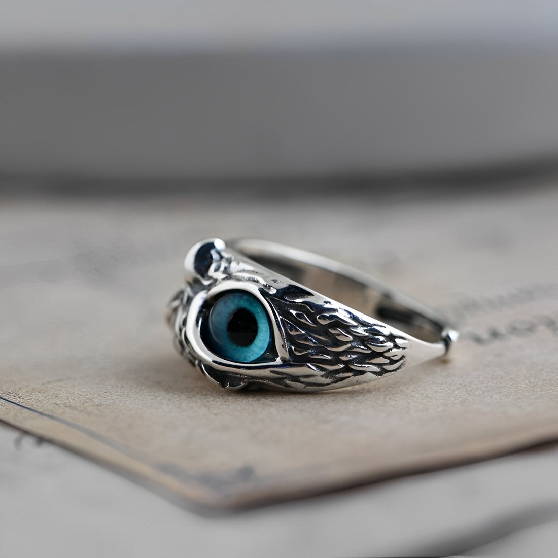Niva – Bague amuleta ajustável em prata e opala