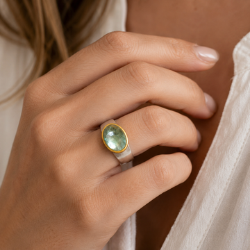 Selma – Bague vintage com pedra verde redonda