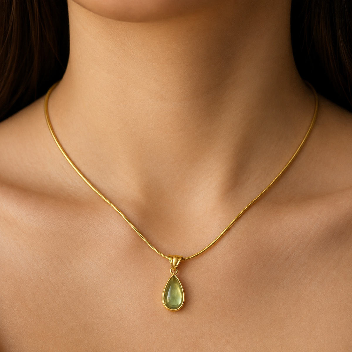 Colar em gota com design elegante