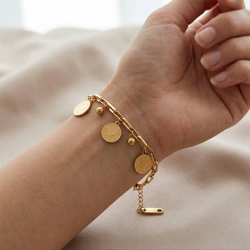Maja – Bracelete Ajustável com Peças em Ouro