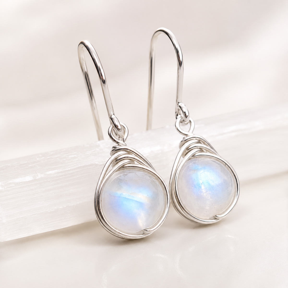 Aylin – Brincos pendentes boho com pedra da lua