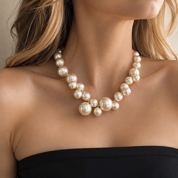 Lucie – Colar de luxo leve com grandes e pequenas pérolas