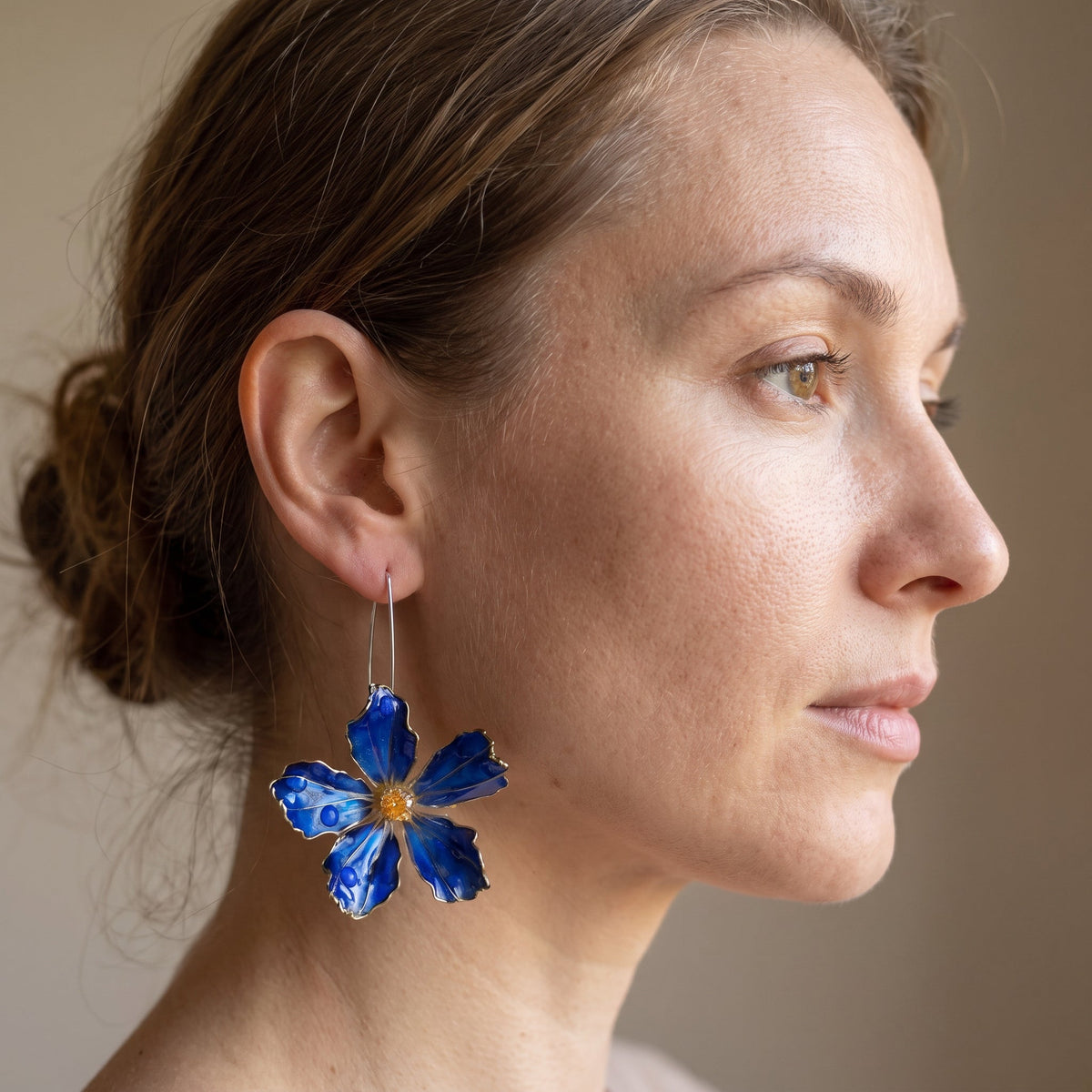 Bliss – Brincos vintage em flor azul