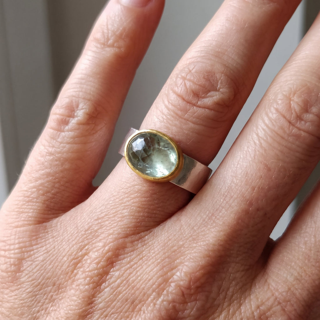 Selma – Bague vintage com pedra verde redonda