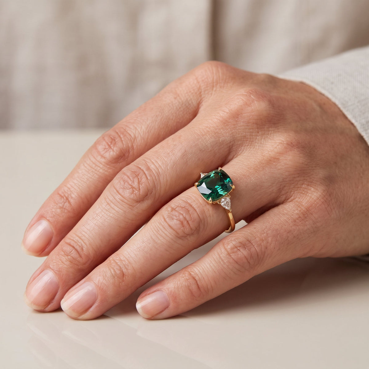 Aveline – Bague en émeraude quadrada e elegante verde