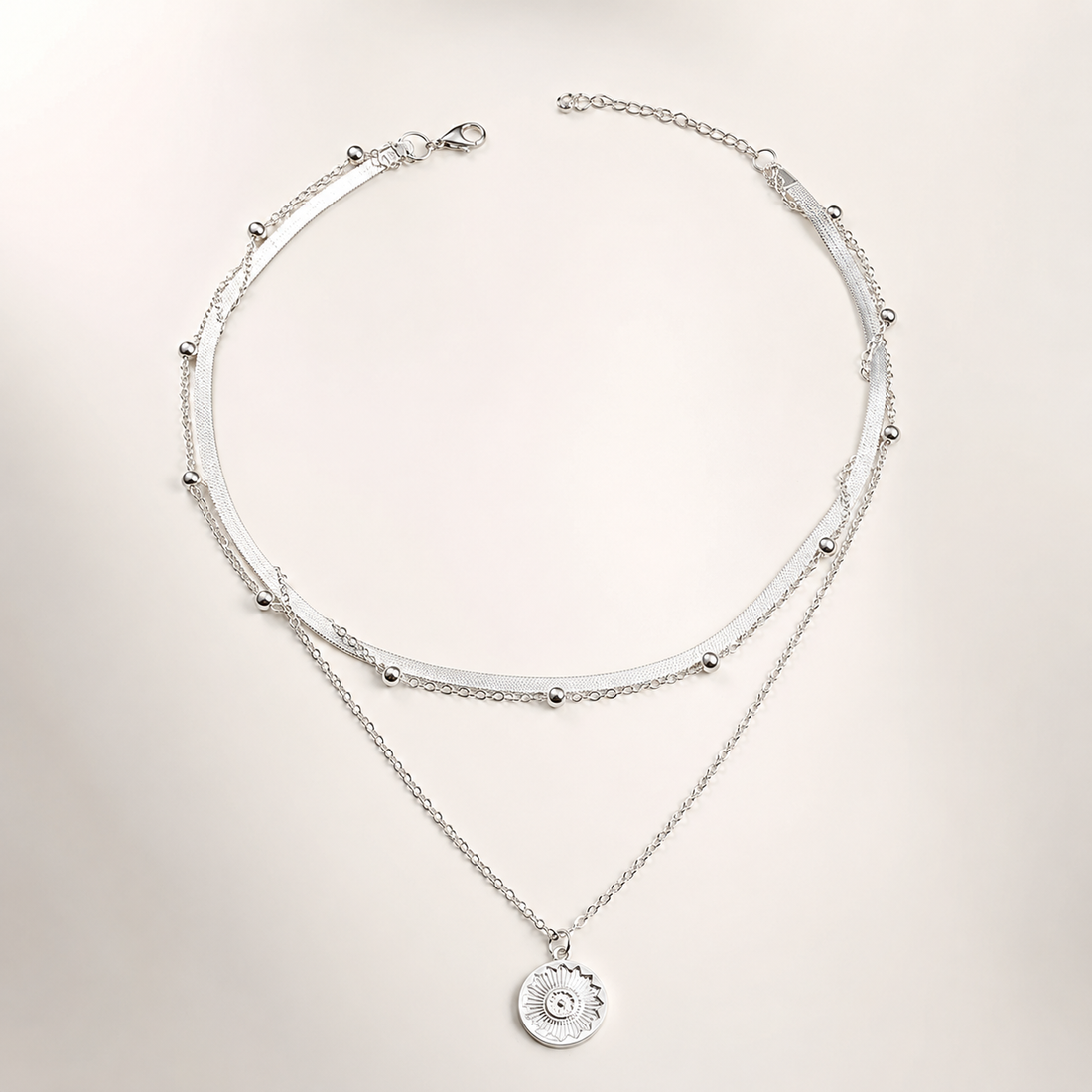 Elegância radiante – Colar clássico prateado