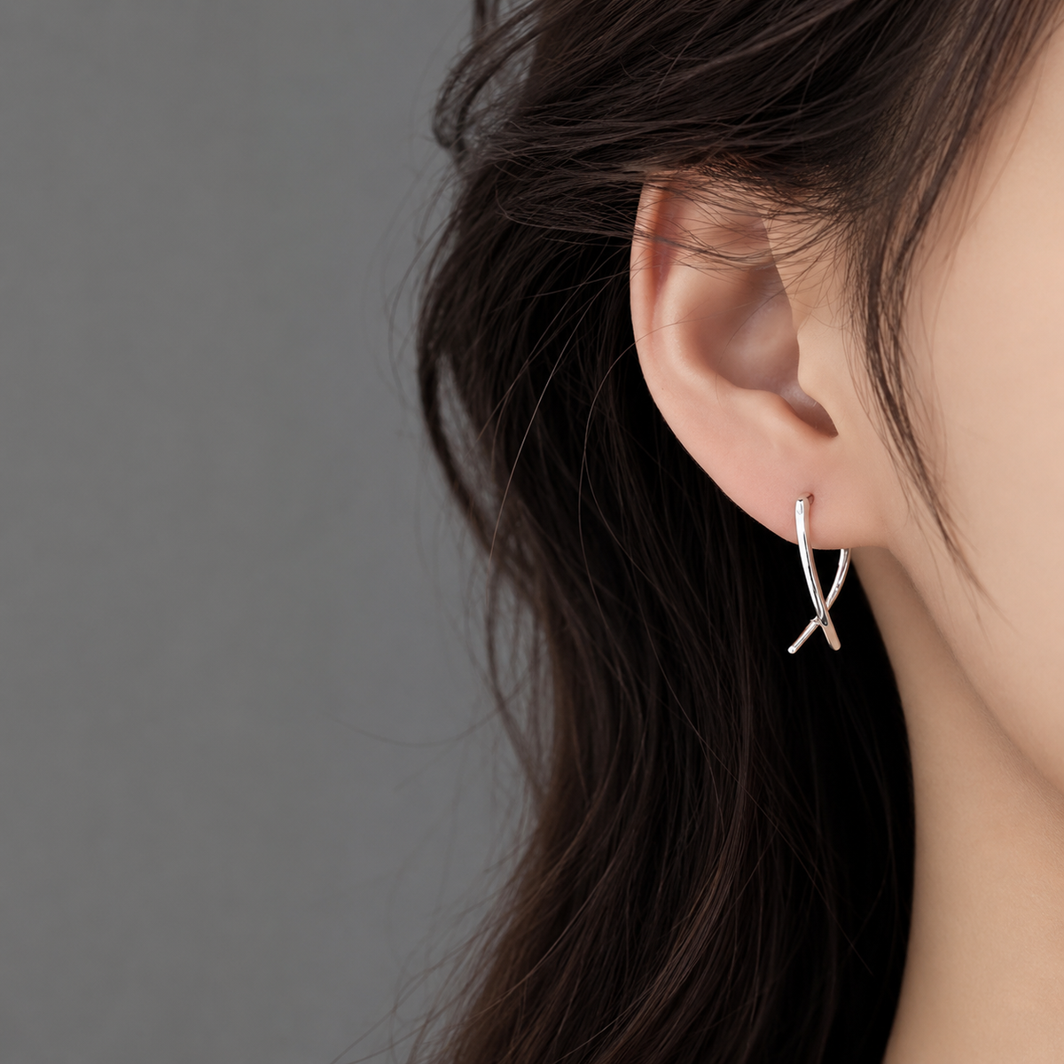 Emilie – Brincos Elegantes com Linhas Cruzadas