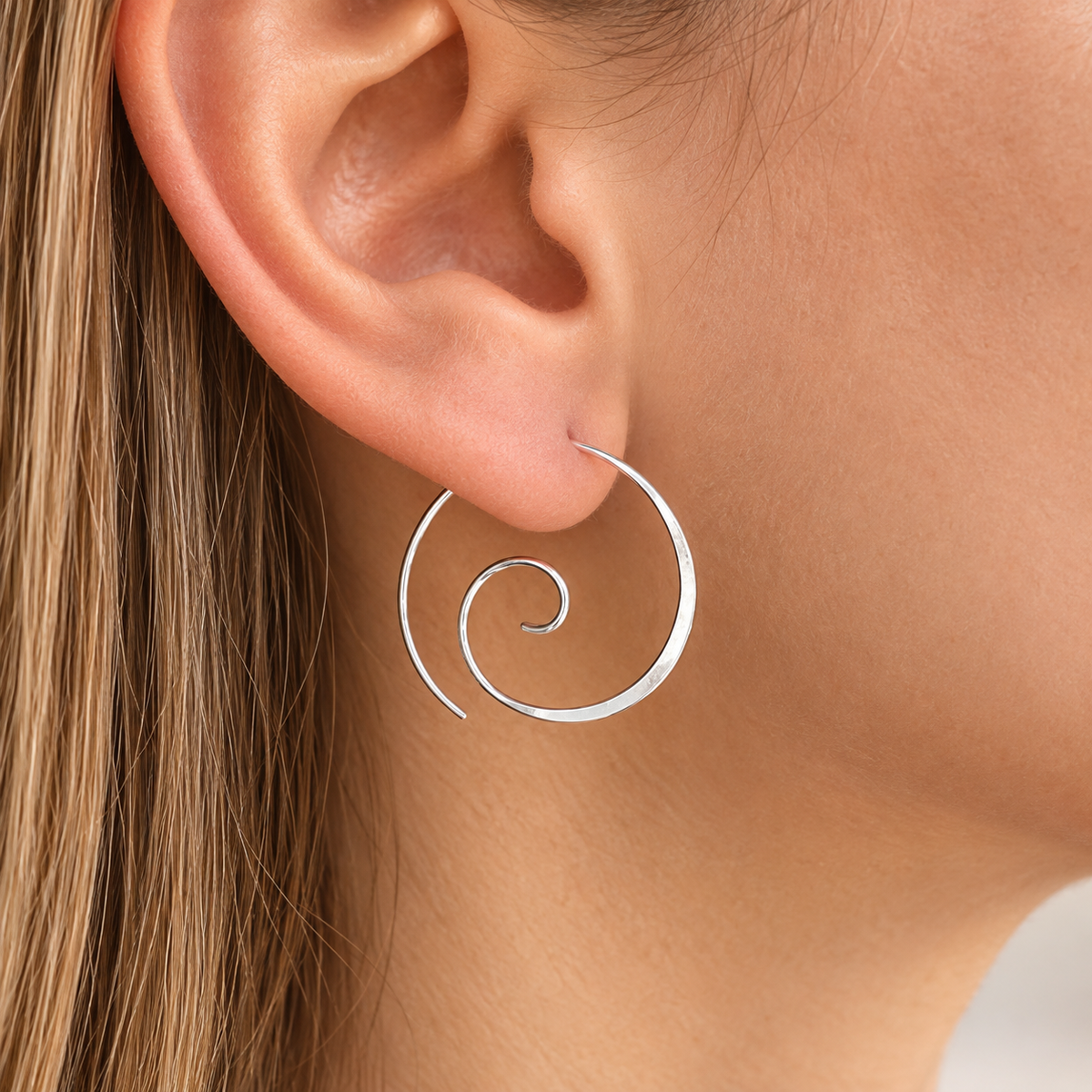 Yara – Brincos espirais boho