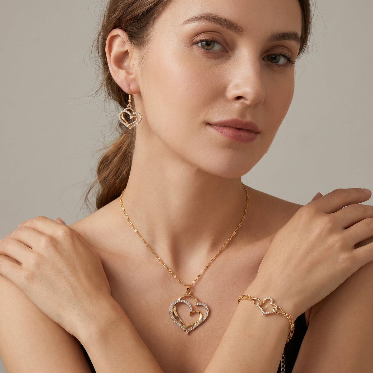 Celia – Conjunto Colar & Brincos Romântico em Ouro